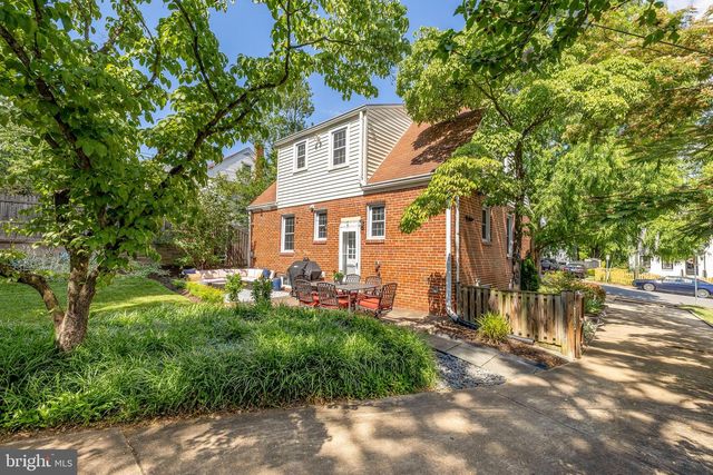 2832 SUMMERFIELD RD, Falls Church, VA 22042