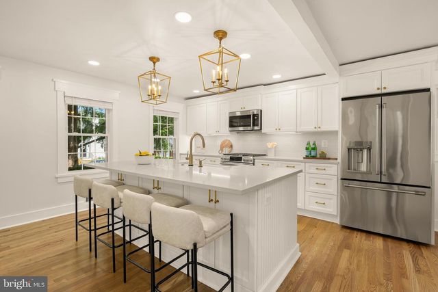 2832 SUMMERFIELD RD, Falls Church, VA 22042