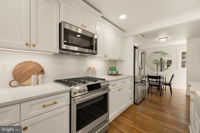 2832 SUMMERFIELD RD, Falls Church, VA 22042