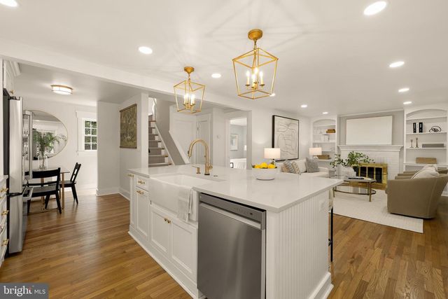 2832 SUMMERFIELD RD, Falls Church, VA 22042