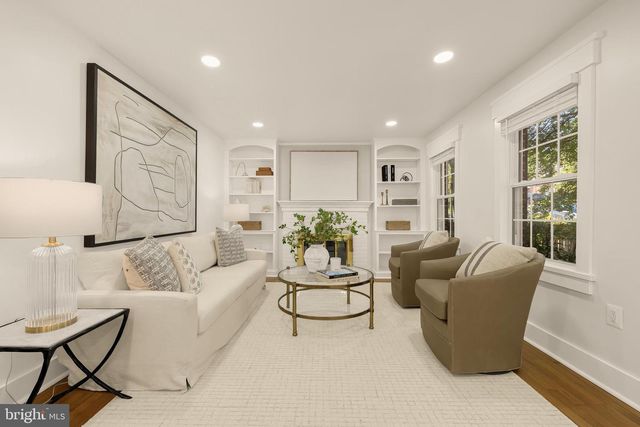 2832 SUMMERFIELD RD, Falls Church, VA 22042
