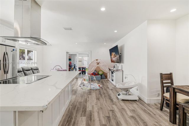 2801 NW 6th Street, Miami, FL 33125