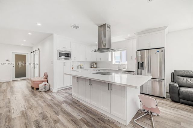 2801 NW 6th Street, Miami, FL 33125