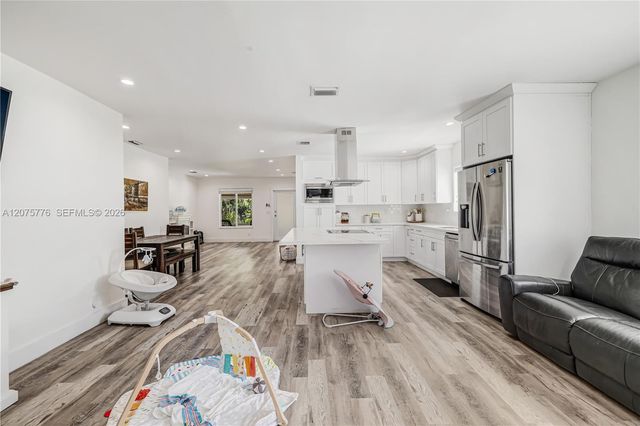 2801 NW 6th Street, Miami, FL 33125
