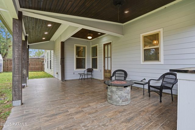 616 Beacon Drive, Youngsville, LA 70592