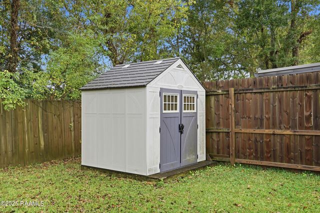 616 Beacon Drive, Youngsville, LA 70592