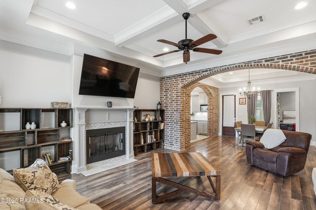 616 Beacon Drive, Youngsville, LA 70592