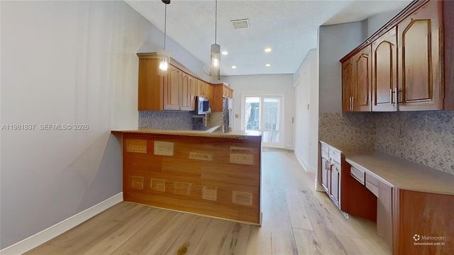 3760 Westminster St, Hollywood, FL 33021