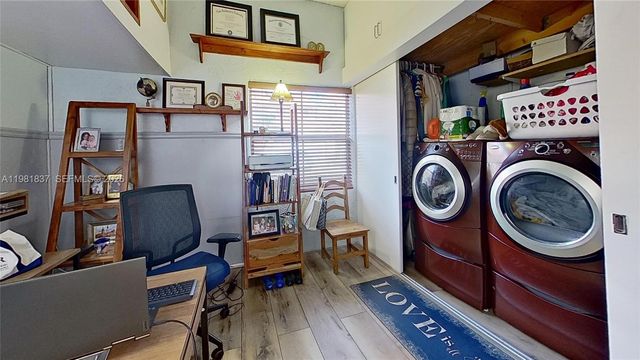 3760 Westminster St, Hollywood, FL 33021