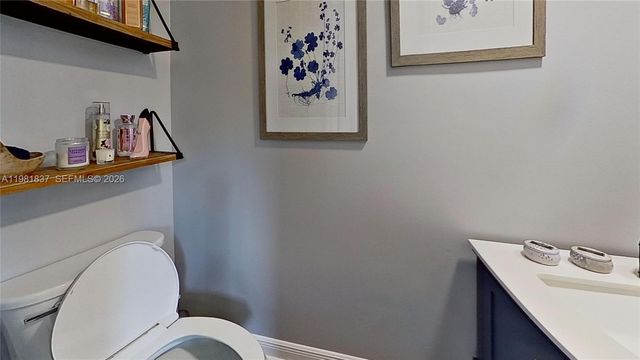 3760 Westminster St, Hollywood, FL 33021