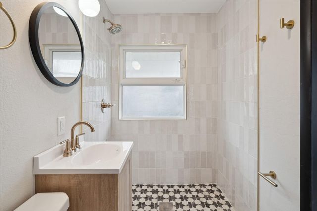 371 20th Street SE, Cedar Rapids, IA 52403