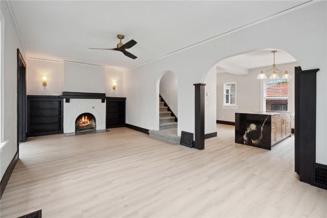 371 20th Street SE, Cedar Rapids, IA 52403