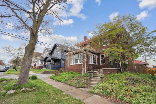 371 20th Street SE, Cedar Rapids, IA 52403