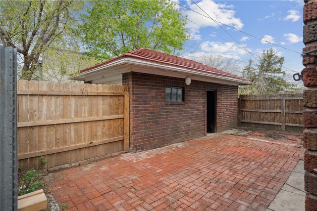 371 20th Street SE, Cedar Rapids, IA 52403