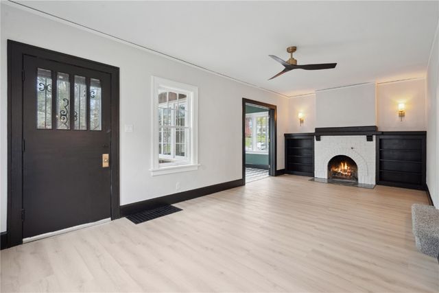 371 20th Street SE, Cedar Rapids, IA 52403