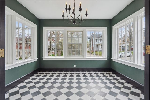 371 20th Street SE, Cedar Rapids, IA 52403