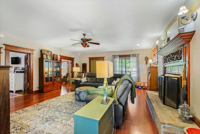 1021 Ave Avenue E, Bacliff, TX 77518