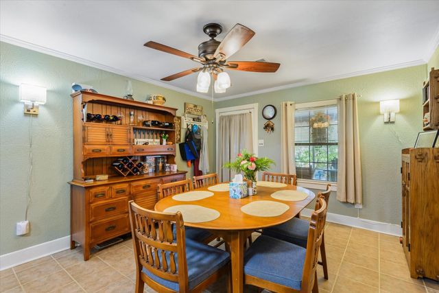 1021 Ave Avenue E, Bacliff, TX 77518