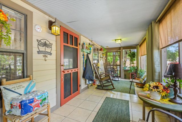 1021 Ave Avenue E, Bacliff, TX 77518