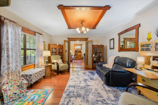 1021 Ave Avenue E, Bacliff, TX 77518