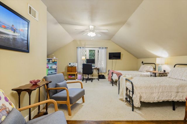 1021 Ave Avenue E, Bacliff, TX 77518