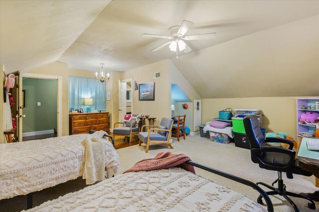 1021 Ave Avenue E, Bacliff, TX 77518