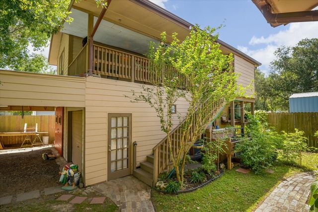 1021 Ave Avenue E, Bacliff, TX 77518