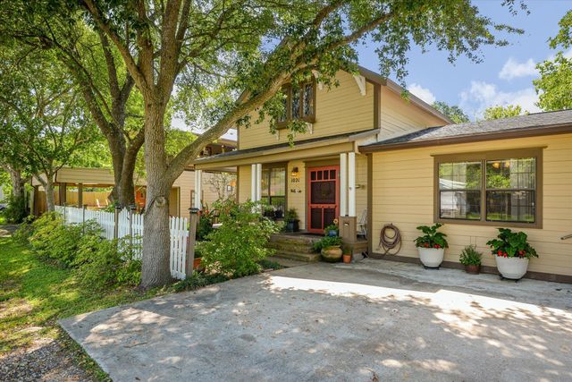 1021 Ave Avenue E, Bacliff, TX 77518