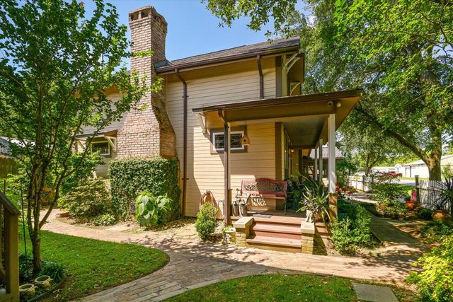 1021 Ave Avenue E, Bacliff, TX 77518