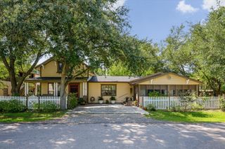1021 Ave Avenue E, Bacliff, TX 77518