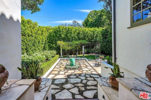 4134 Murietta Avenue, Sherman Oaks, CA 91423