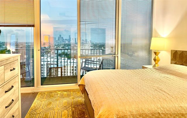 5925 Almeda Road 11509, Houston, TX 77004