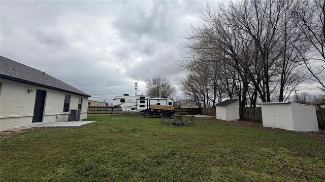 2930 Twin County Street, Springdale, AR 72764