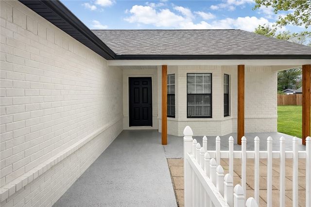 2930 Twin County Street, Springdale, AR 72764