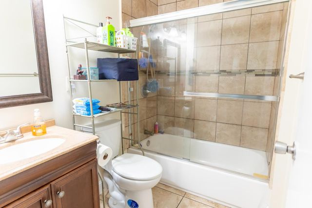 4446 E Brentwood Avenue, Fresno, CA 93703