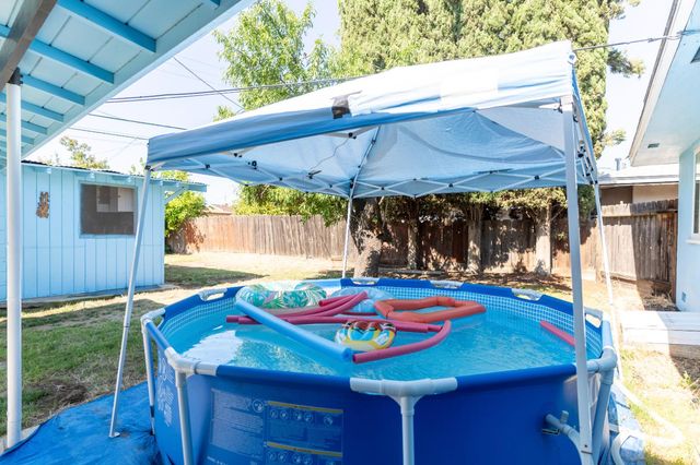 4446 E Brentwood Avenue, Fresno, CA 93703