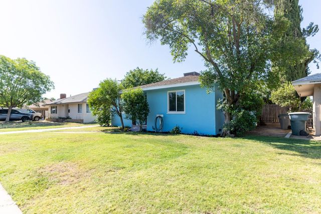 4446 E Brentwood Avenue, Fresno, CA 93703
