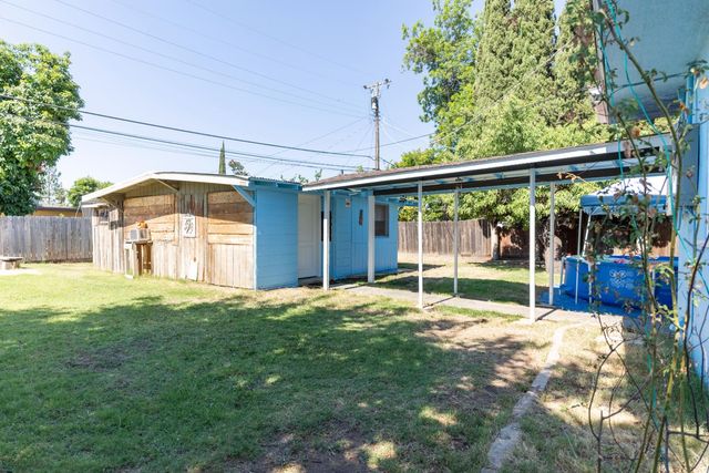 4446 E Brentwood Avenue, Fresno, CA 93703