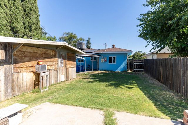 4446 E Brentwood Avenue, Fresno, CA 93703