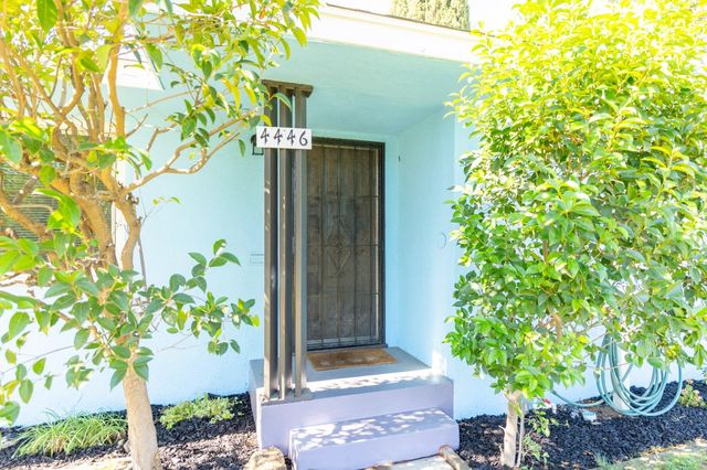 4446 E Brentwood Avenue, Fresno, CA 93703