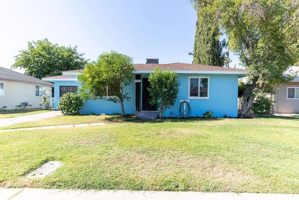 4446 E Brentwood Avenue, Fresno, CA 93703