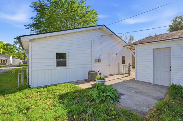 1713 E 24th Street, Muncie, IN 47304
