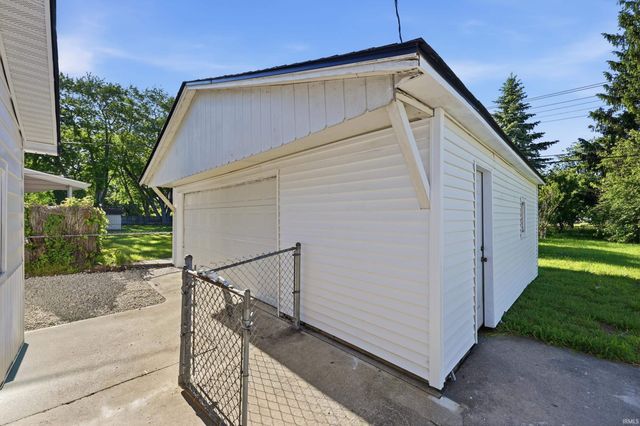 1713 E 24th Street, Muncie, IN 47304