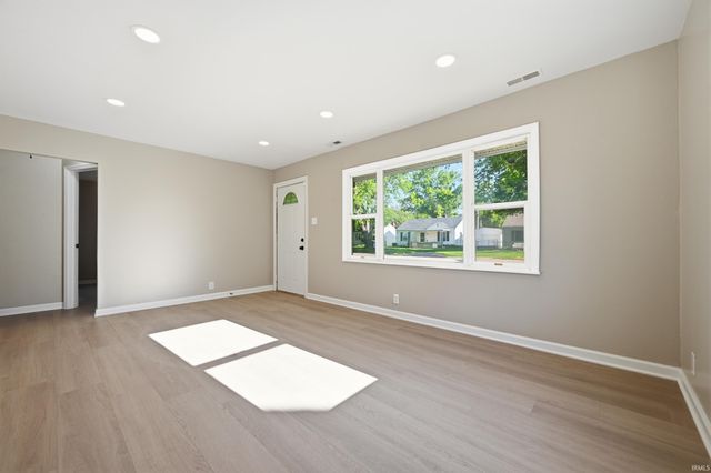 1713 E 24th Street, Muncie, IN 47304