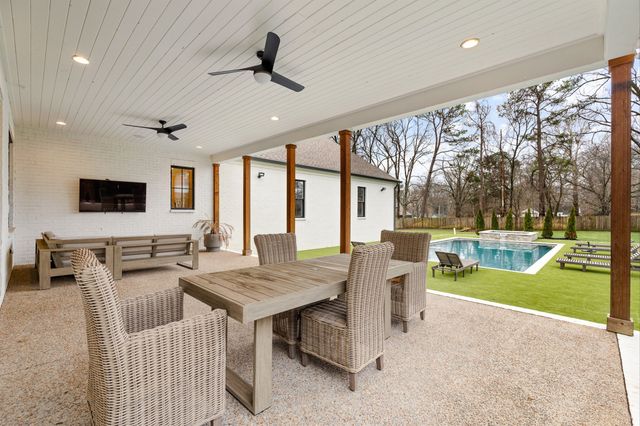 915 Glendale Ln, Nashville, TN 37204