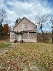 31 Smith Street, Warrensburg, NY 12885