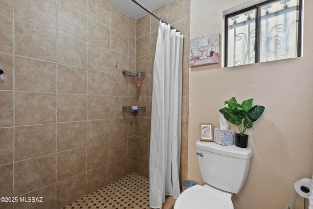 6850 N De Chelly Loop, Tucson, AZ 85741