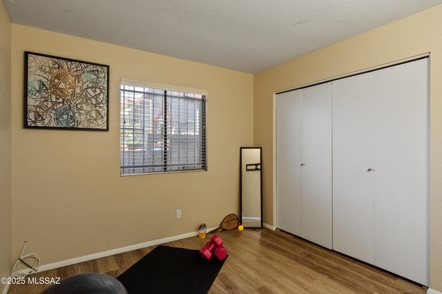 6850 N De Chelly Loop, Tucson, AZ 85741