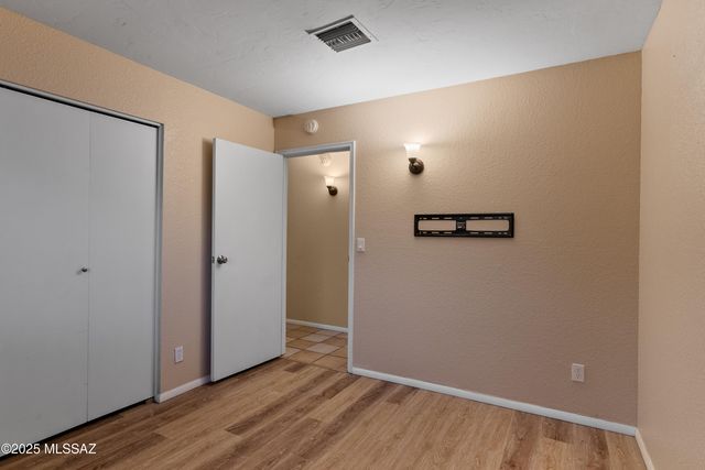 6850 N De Chelly Loop, Tucson, AZ 85741