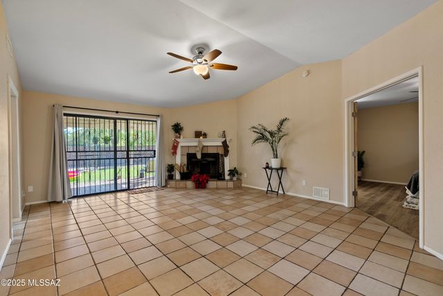 6850 N De Chelly Loop, Tucson, AZ 85741